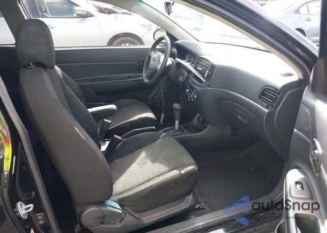 2008 Hyundai Accent Gs z USA, uszkodzony, nr VIN KMHCM36C88U055753